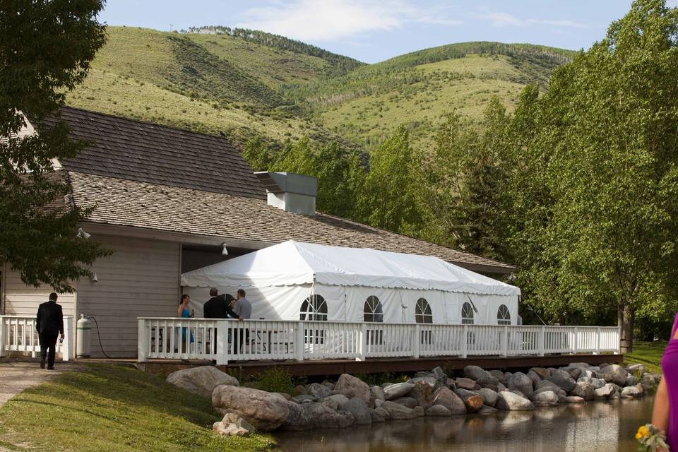 Outdoor covered weddings
