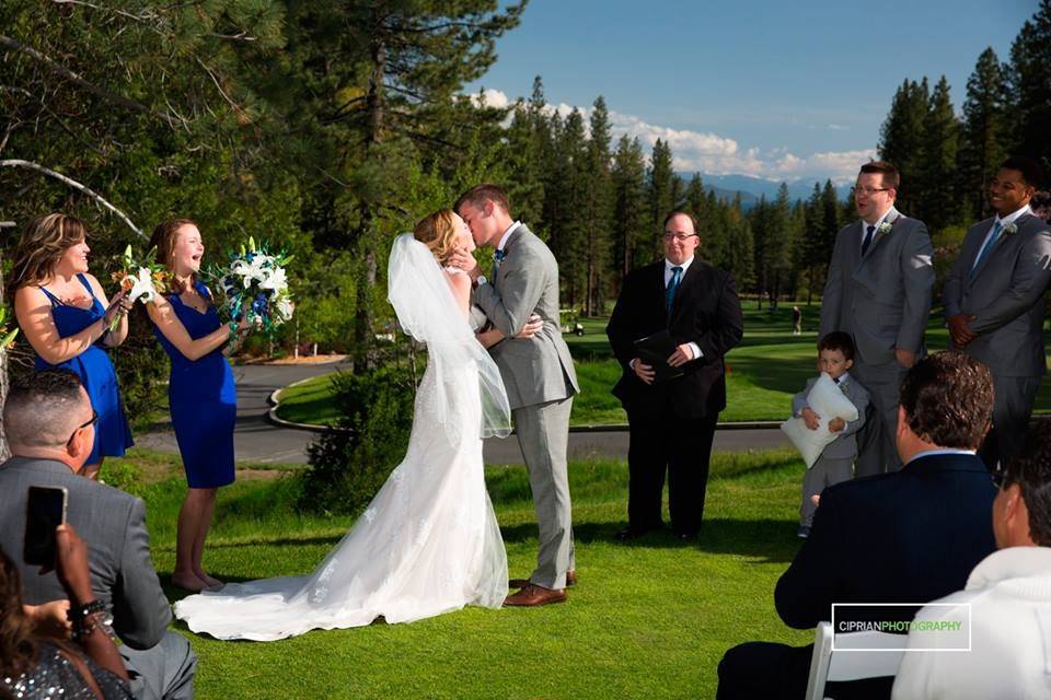 Wedding Kiss