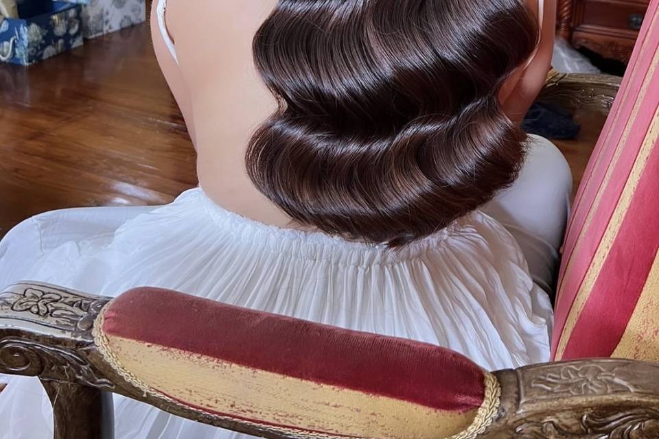 Bridal waves