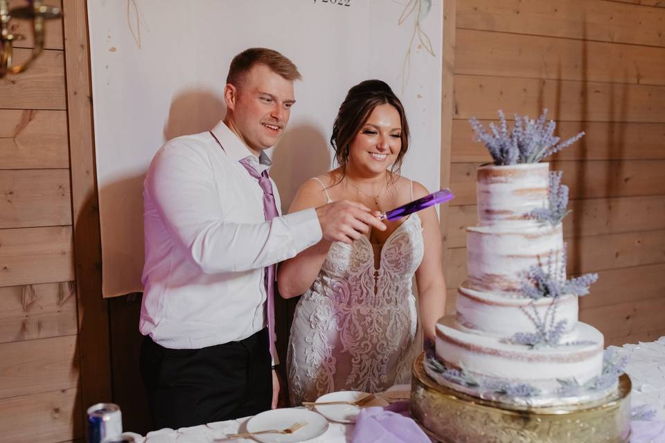 Cake Cutting in the Hayshed