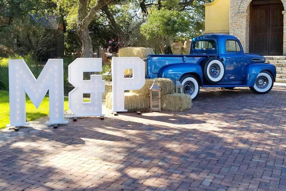 Marquee Letters make entrance!