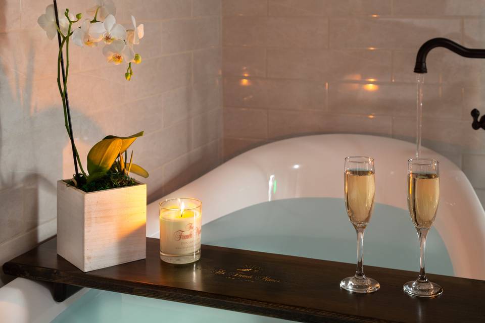 Elegant in-suite tubs