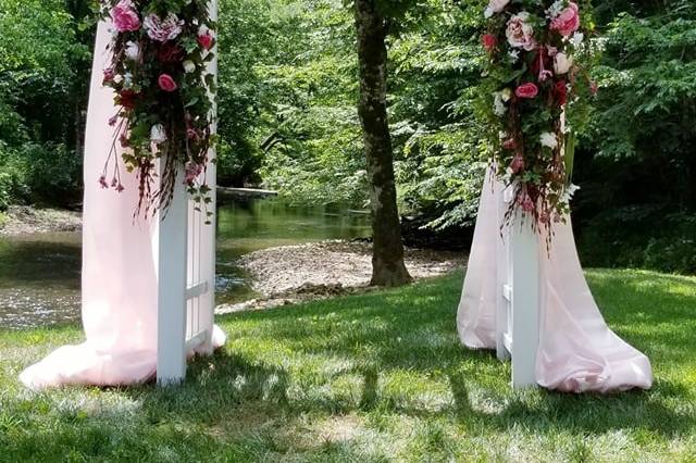 Arch bride decorated