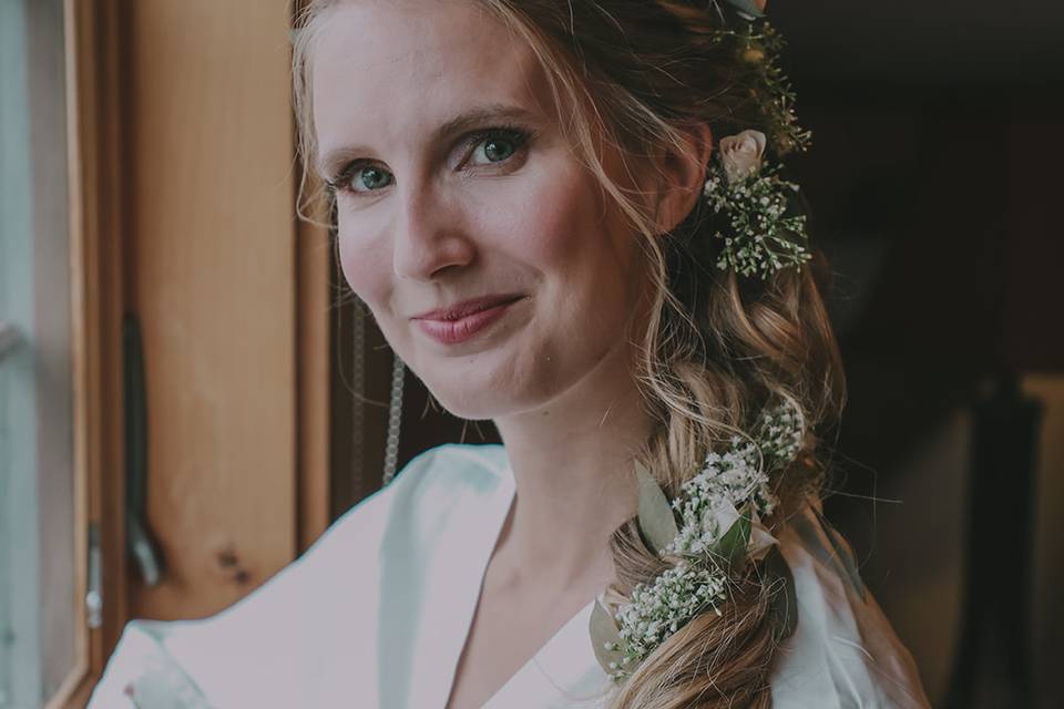 Stunning hair garland