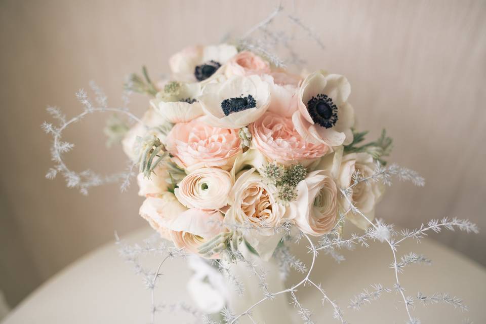Cream colors bridal bouquet