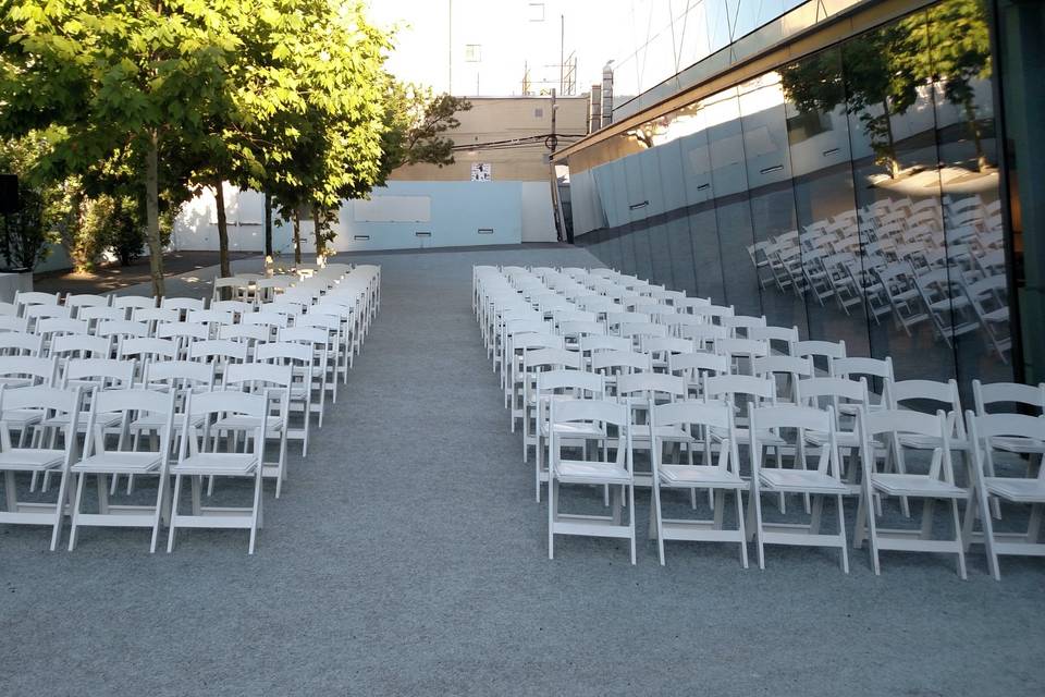Courtyard ceremony set up