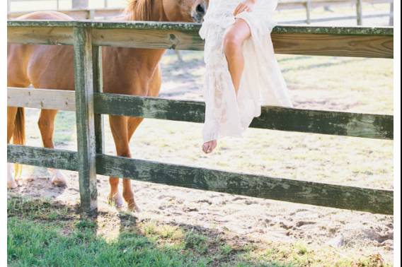 Flowy white Dresses