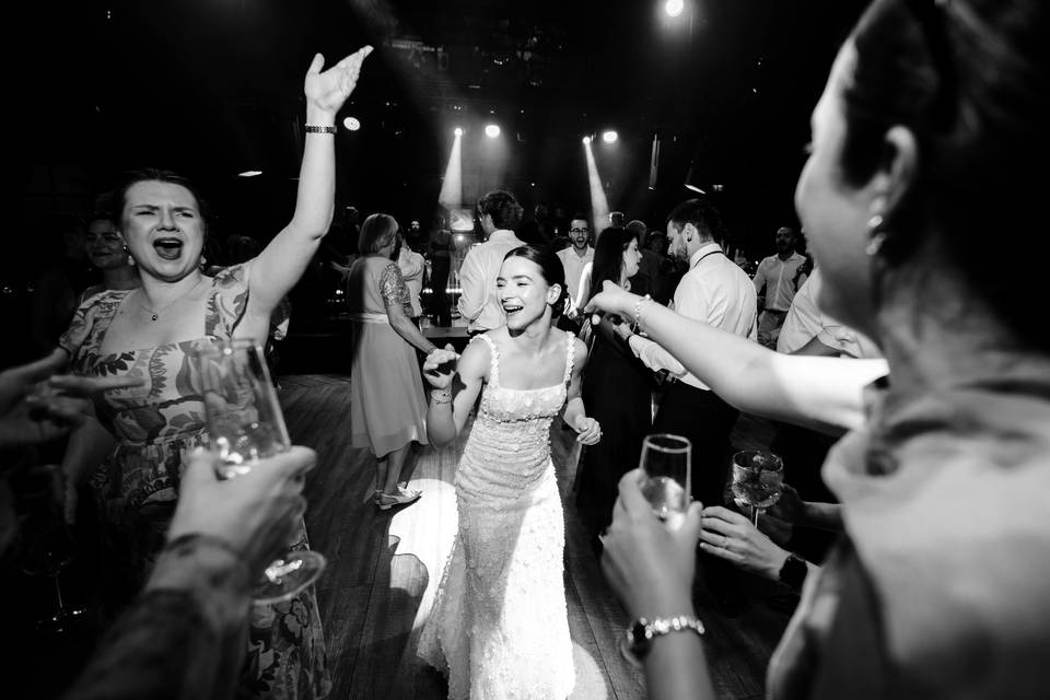 Editorial Wedding Photographer