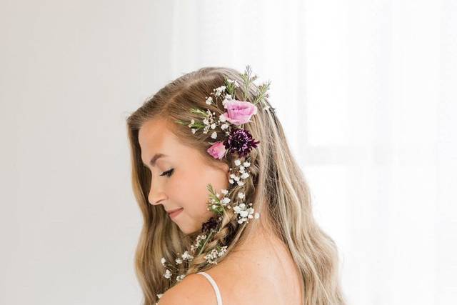 Floral accessory in hair