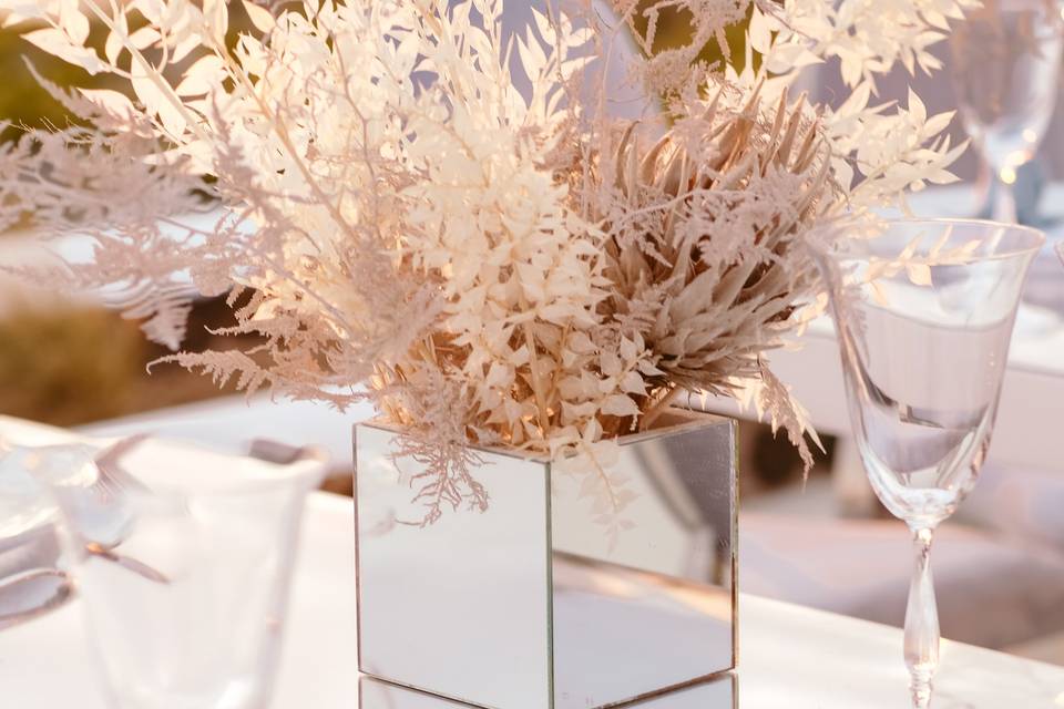 Mirror centerpiece