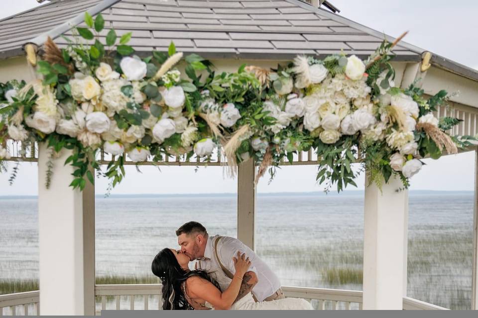 Gazebo Floral