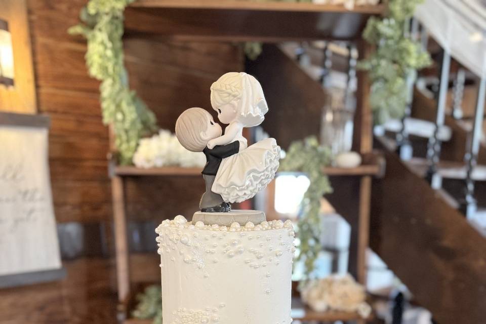Pearl wedding Cake