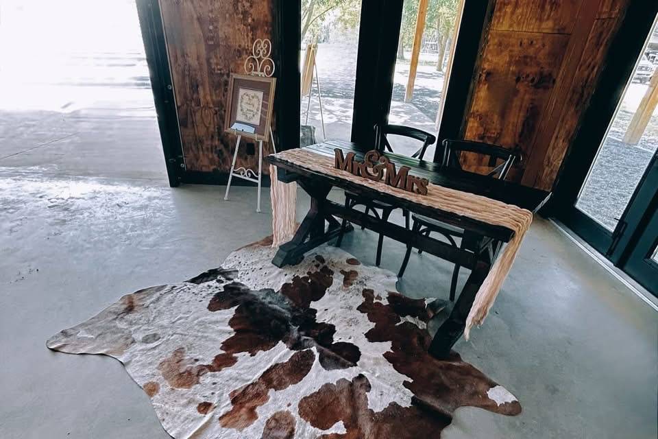 Farmhouse Sweetheart Table