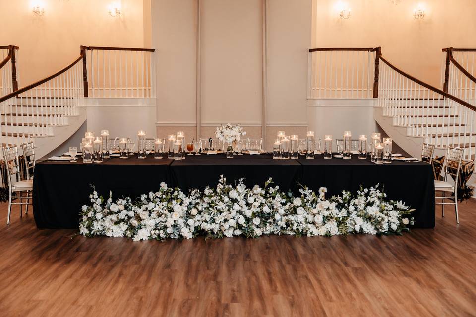 Sweetheart table