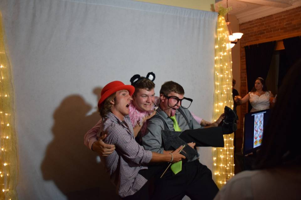 Everyone is having a SUPER great time in the photo booth!