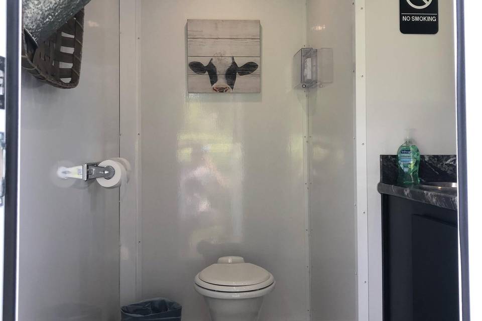 Optimum Restroom Trailer