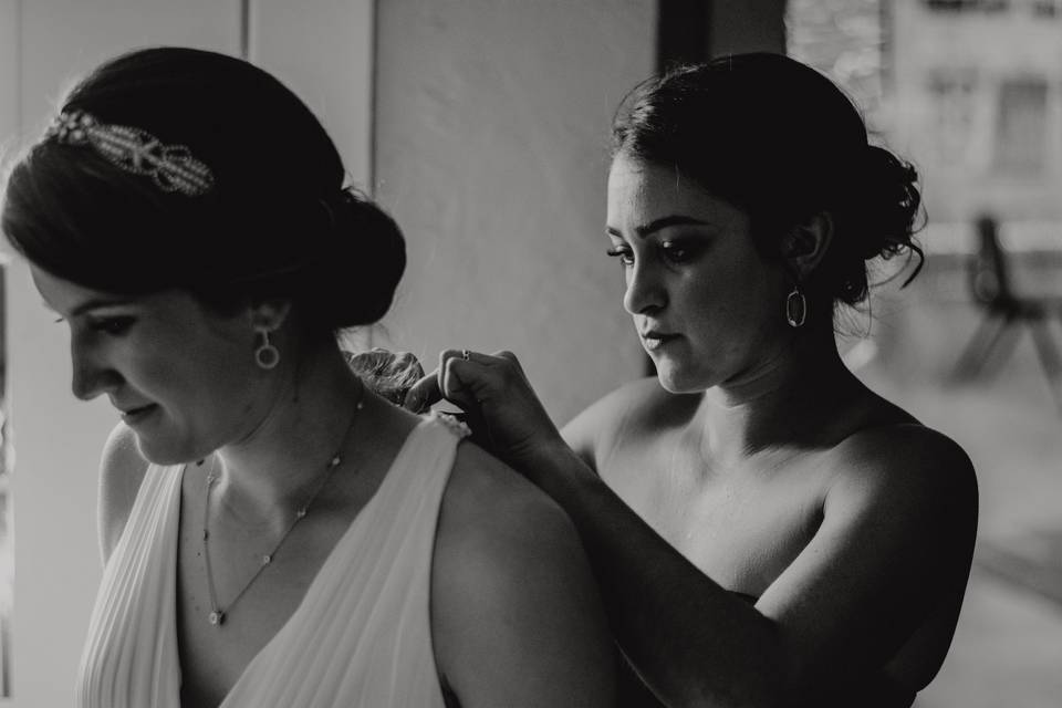 Timeless image of bridal preparations