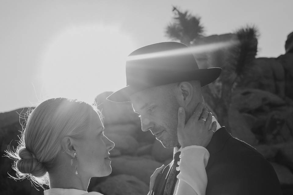 Elopement couple in Joshua Tre