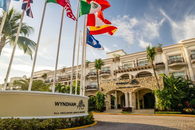 Wyndham Alltra Playa Del Carmen