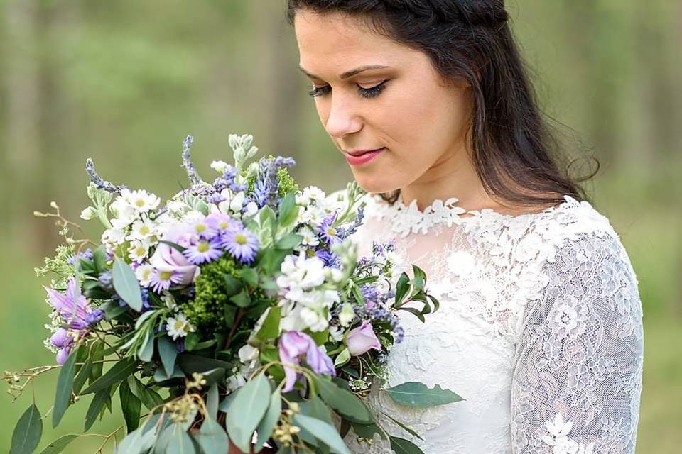 Bride holding bouquet