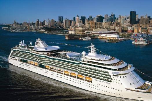 Expansive cruise ship