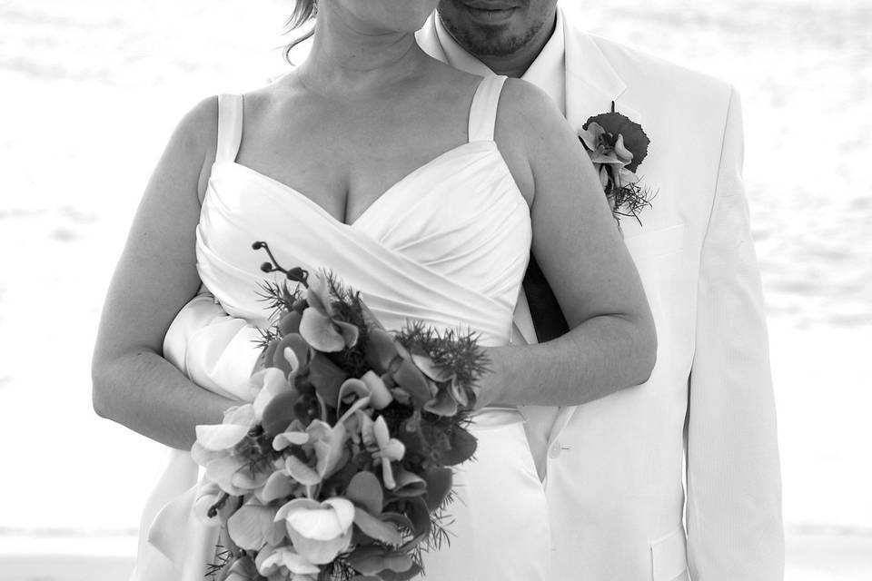 Jayson & Laurel Keyes
Location, Eagle Beach. Aruba
Wedding Date:13th May 2012