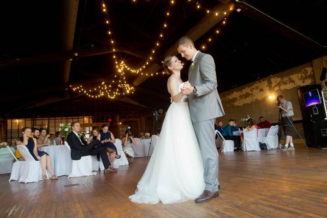 Teachout Building - Historic Weddings - Des Moines, IA - WeddingWire