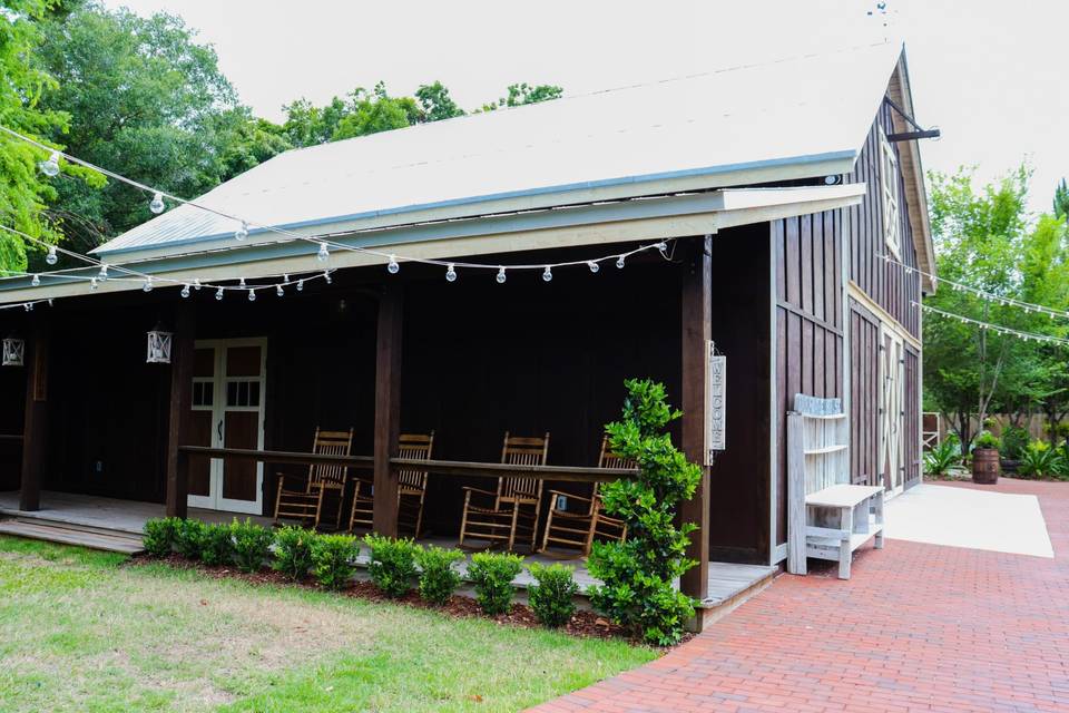 Farmhouse Porch and Lawn