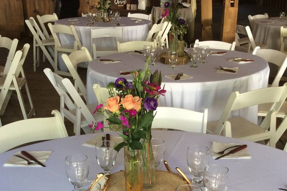 Wedding bouquet toss at Ohio Banquets! 💐#ohiobanquets #banquet