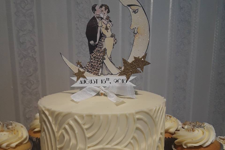 Moon-themed wedding cake