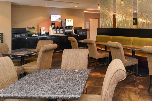 Holiday Inn Express & Suites Dallas South - Desoto