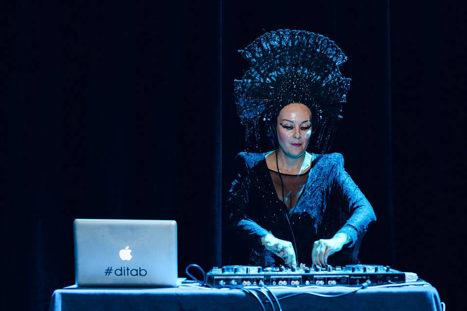 Dita DJ
