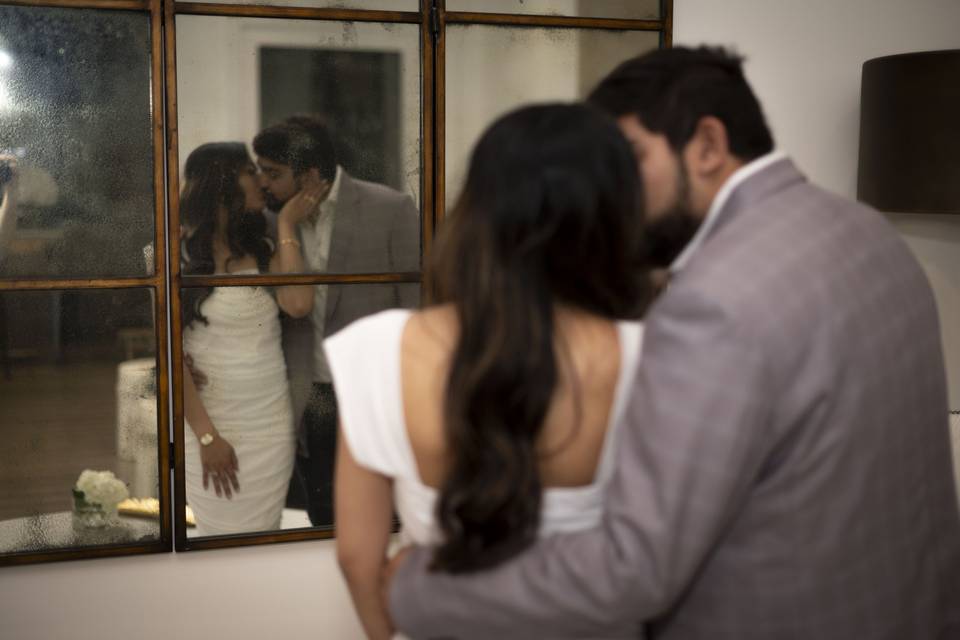 Kiss in mirror