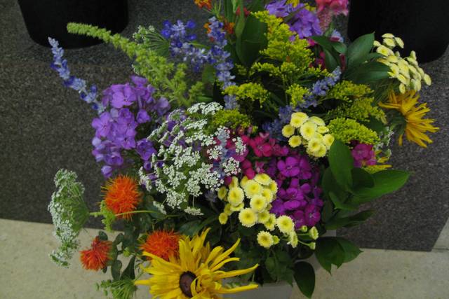 Lisa's Flowers & Gifts