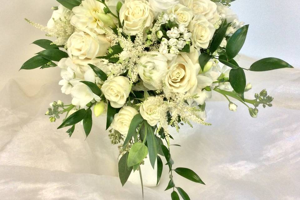 White Vintage Bouquet