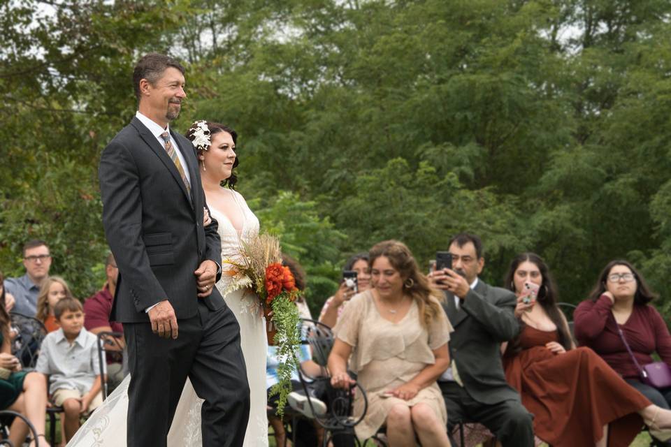 Father & Bride walk down isle