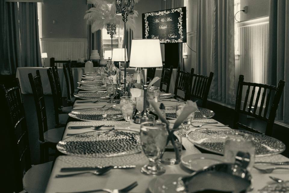 Black & white table setting