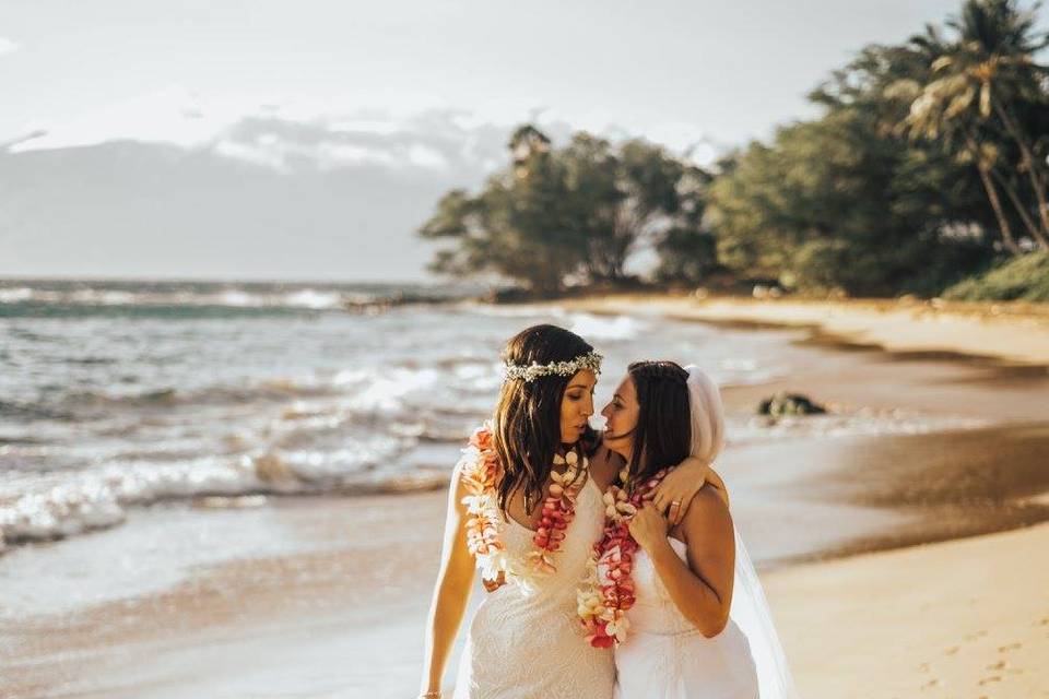 Erin & Shana in Maui