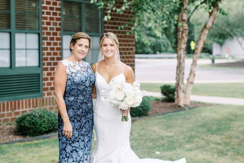 Our bride with her mom!