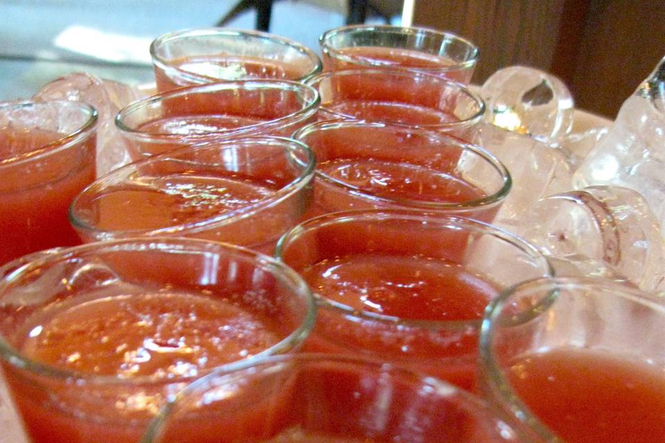 Jelly inside the glass