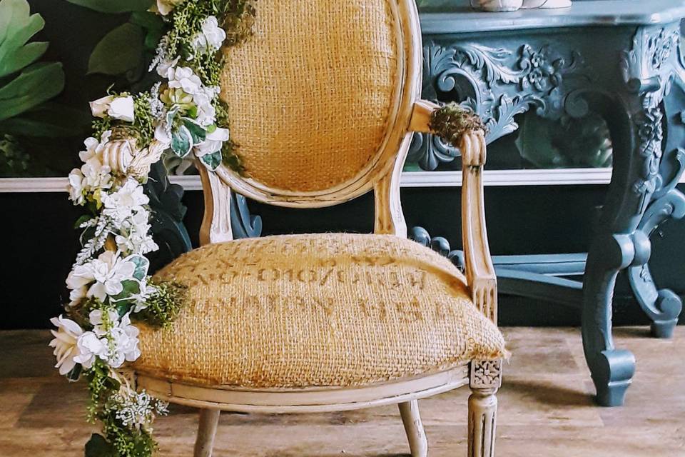 1 Burlap Louis flower chair