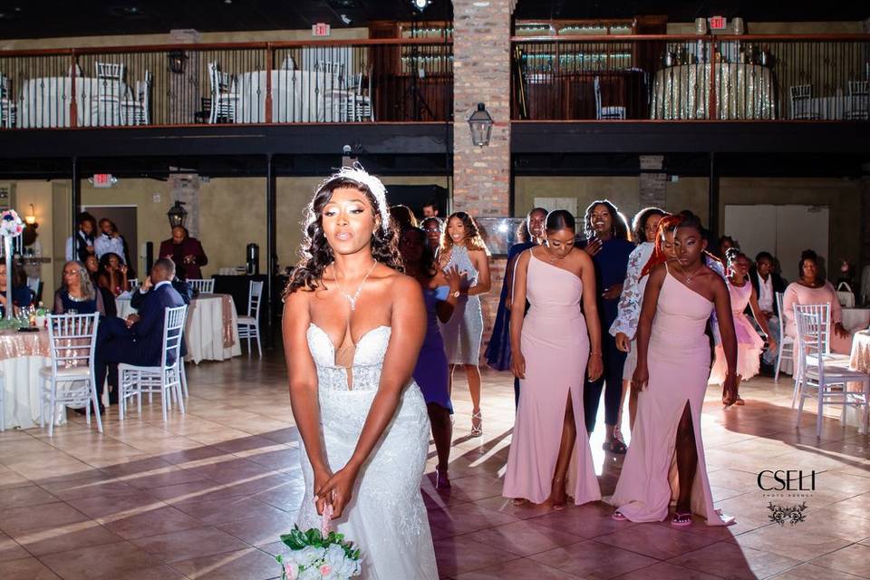 Bouquet toss