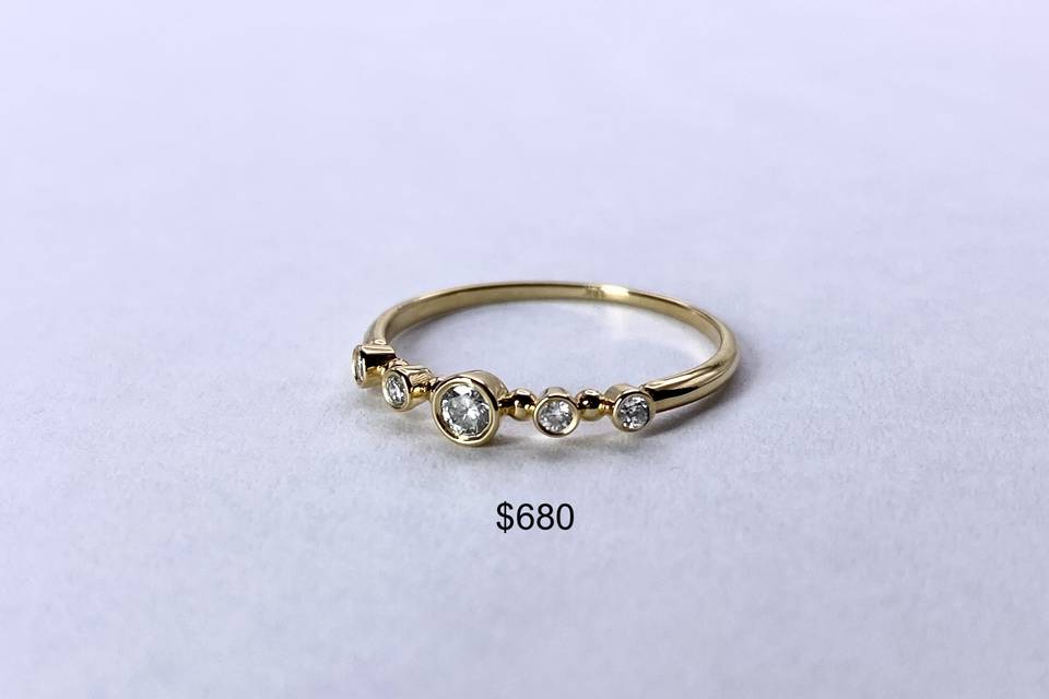 5 Diamonds Yellow Gold