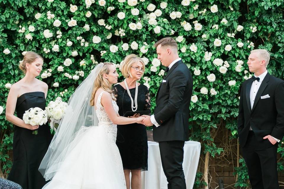 Fabulous las vegas wedding at mandarin oriental with judy irving / wedding vows las vegas officiating. Photo by j. Anne photography and coordinator green orchid events