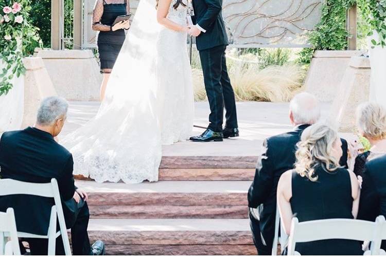 Fabulous las vegas wedding at mandarin oriental with judy irving / wedding vows las vegas officiating. Photo by j. Anne photography and coordinator green orchid events