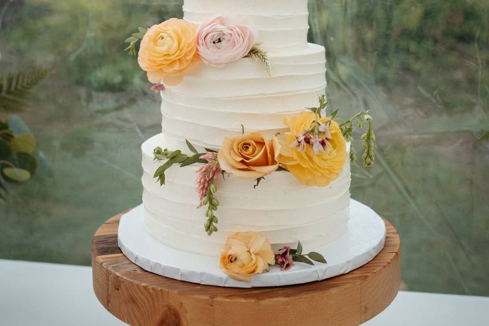 Lined Weding Cake