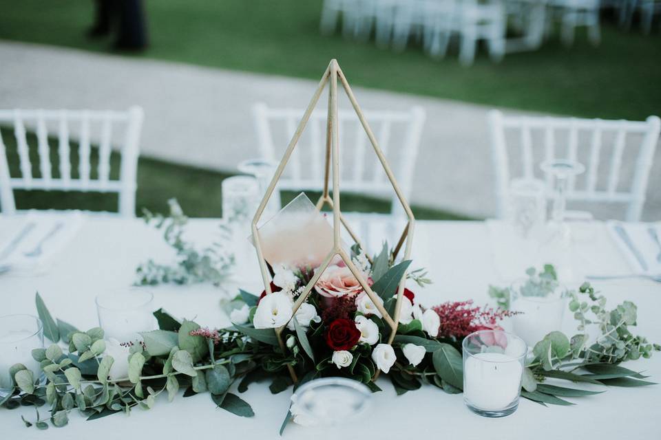 Wedding centerpiece polygon