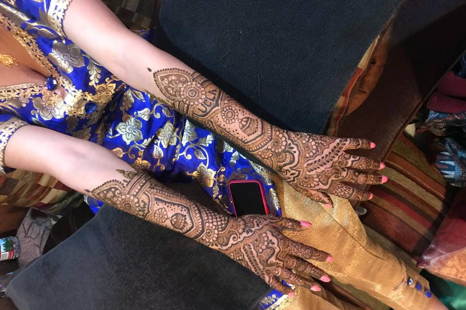 Wedding henna on hands
