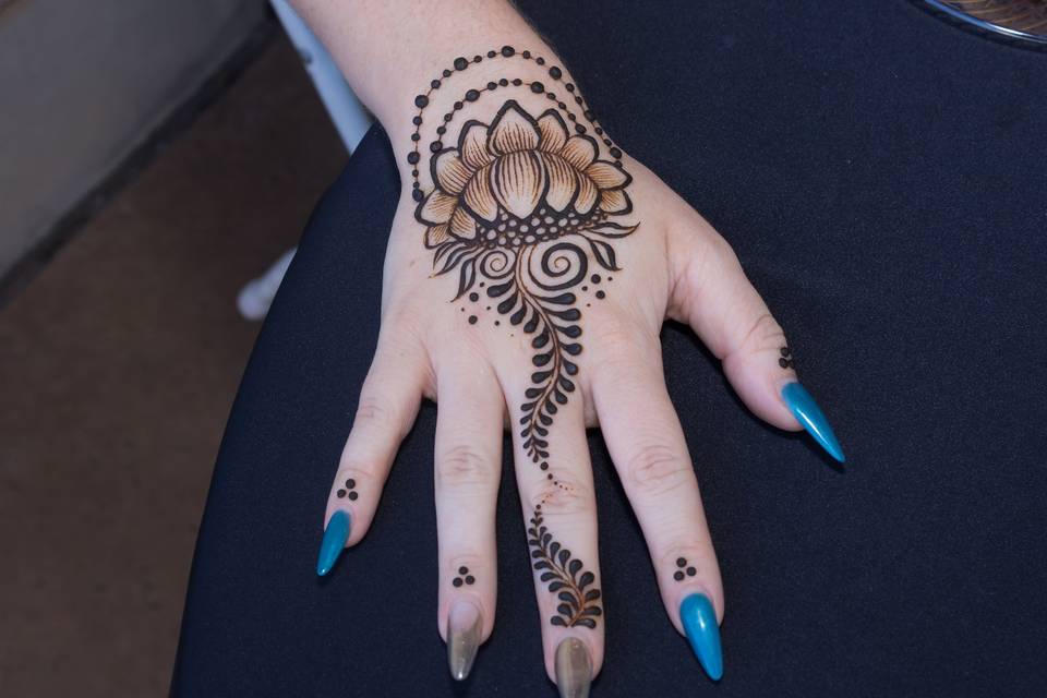 Divine Threading & Lash Studio