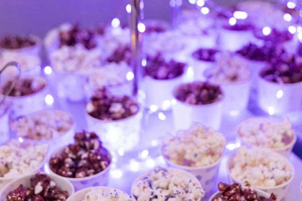White Chocolate Popcorn Cups